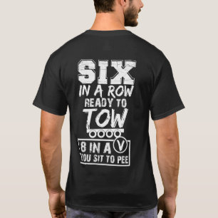 T-shirt Six Dans Une Ligne Prêt À Enremorquer Un Camion
