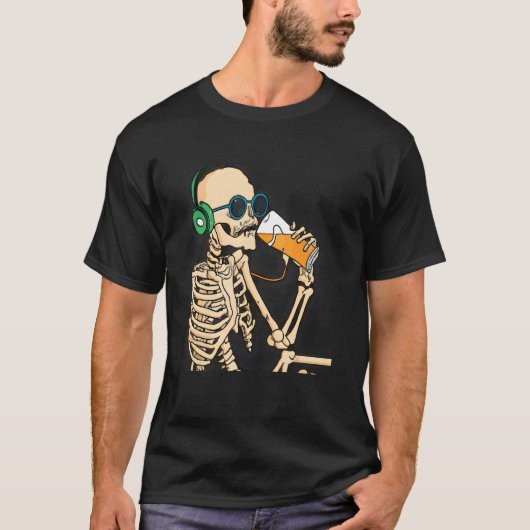 T-shirt Skeleton Boire Bière Et Porter Un Casque Et Un (Devant)