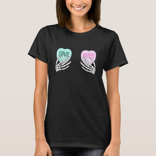 T-shirt Skeleton Hand Love Bites Heart Funny Couple Valent (Devant)