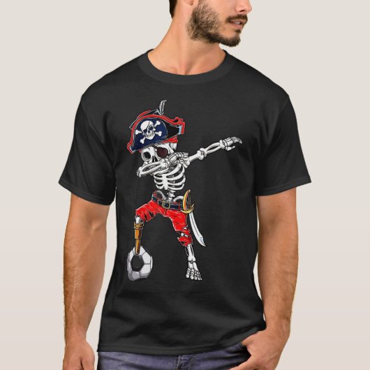 T-shirt Skeleton Pirate &amp; Soccer Ball Halloween Costum (Devant)