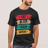T-shirt Sleep. Train. Repeat. – The Ultimate Fitness Grind (Devant)