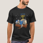 T-shirt Sleeping Sloth Menorah Hanukkah Chanukah Animal Je<br><div class="desc">Dormir Sloth Menorah Hanoukka Chanukah Animal Juif.</div>