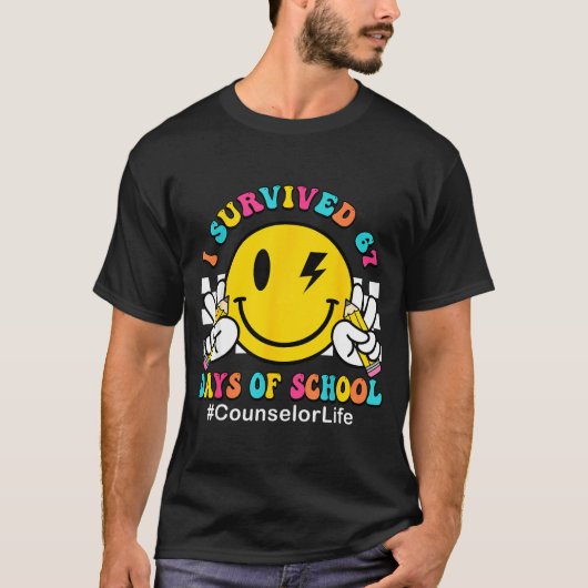 T-shirt Smile Face I Survived 67 Days Of School Counselor  (Devant)