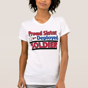 T-shirt Soeur fière d'une chemise déployée de soldat avec