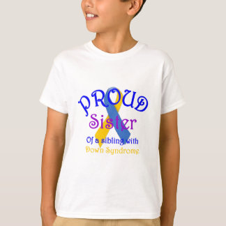 T-shirt Soeur fière vers le bas d'enfant de mêmes parents