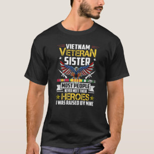 T-shirt Soeur Vétérinaire Du Vietnam Élevée Par Mon Héros