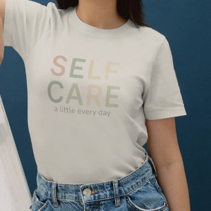T-shirt Soin de soi, typographie cosy, esthétique chaleure