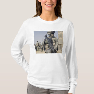T-shirt Soldat armé avec un MK-48