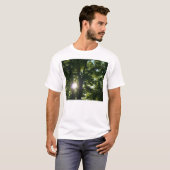 T-shirt Soleil brillant à travers les arbres (Devant entier)