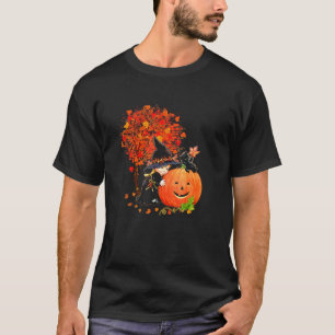 T-shirt sorcière mignonne avec le chat et la citrouille d'