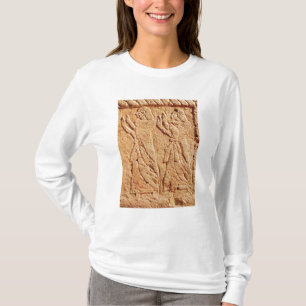 T-shirt Soulagement dépeignant l'employé rendant hommage