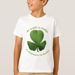 T-shirt Sous l'abri les uns des autres les gens survivent