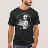 T-shirt Space Alien with Birthday Cake Sci Fi (Devant)