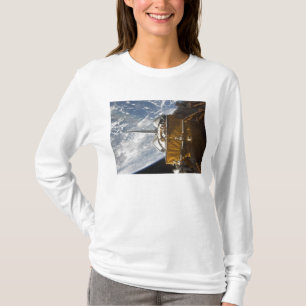 T-shirt Space Shuttle Atlantis sur la baie de charge utile