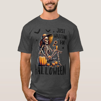 T-shirt Spooky Summerween Skeleton Just Waiting For Hallow