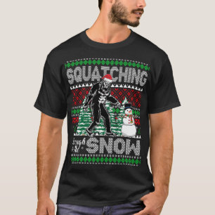 T-shirt Squatching à travers la neige Bigfoot laide Sweate