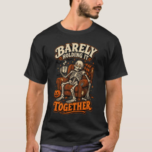 T-shirt Squelette drôle d'Halloween qui tient à peine debo