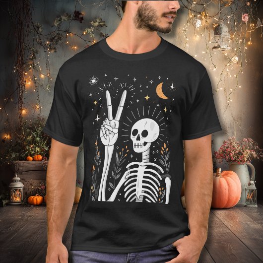 T-shirt Squelette paisible avec étoiles et lune