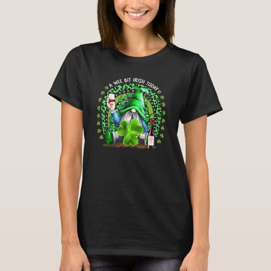 T-shirt St Patrick's Day Irlandais Gnome Boire Vin Shamroc (Devant)