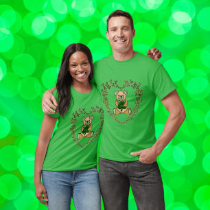 T-shirt St Patrick's Teddy Bear in Clovers Heart Unisex