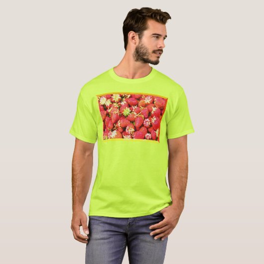 T-shirt "Stack of Strawberries Fruit" jolie photo. Command (Devant entier)