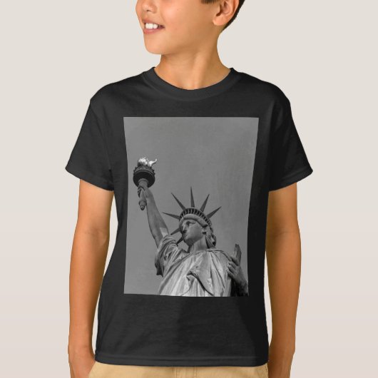 T-shirt Statue noire et blanche de Liberty New York (Devant)
