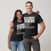 T-shirt Statut de relation pris par Super Hot Developer  (Unisexe)