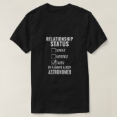 T-shirt Statut Single Married Taken by a Smar (Design devant)