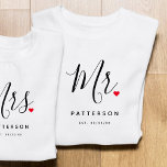 T-shirt Stylish Mr Custom Nom et Mariage de date<br><div class="desc">Le cadeau parfait pour n'importe quel marié à être, le design amusant et moderne dispose d'un script de typographie élégant "Mr" avec mignon petit coeur d'amour rouge arrêts complets. Le design est facile à personnaliser avec votre nom de famille et date établie et sera le gardien parfait de votre journée...</div>