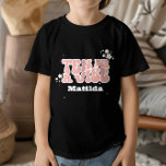 T-shirt super arc-en-ciel dix est un cool de marguerite ré<br><div class="desc">super arc-en-ciel dix est une vibe 60's rétro marguerite cool moderne élégant moderne amusement 10e anniversaire décoration de fête T-Shirt.</div>