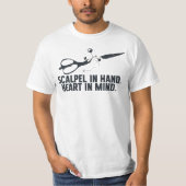 T-shirt Surgeon – Scalpel in Hand, Heart in Mind (Devant)