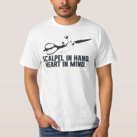 T-shirt Surgeon – Scalpel in Hand, Heart in Mind (Devant)