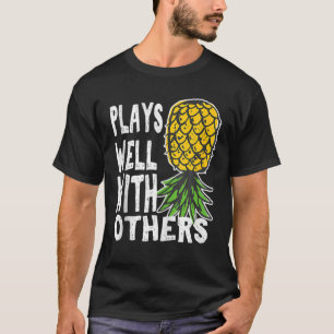 T-shirt Swinger Couples Joue Bien Avec D'Autres À L'Exté