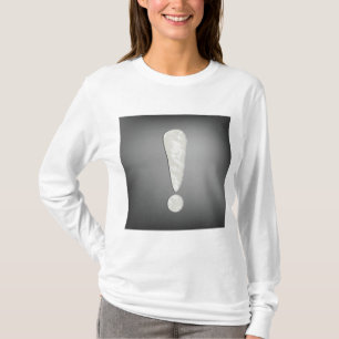 T-shirt Symbole de point d'exclamation grunge industriel