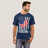 T-shirt Symbole du drapeau phlébotomiste Technicien en phl (Devant entier)