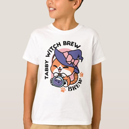 T-shirt Tabby Witch Brew – Cute Halloween Cat Design (Devant)