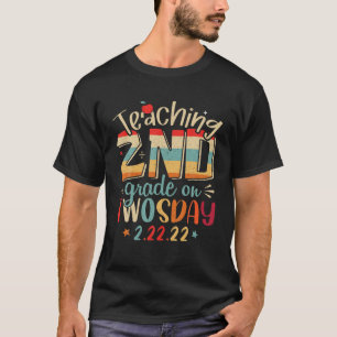 T-shirt Teaching 2Nd Grade On Twosday 2022 Cute 2-22-22 Te