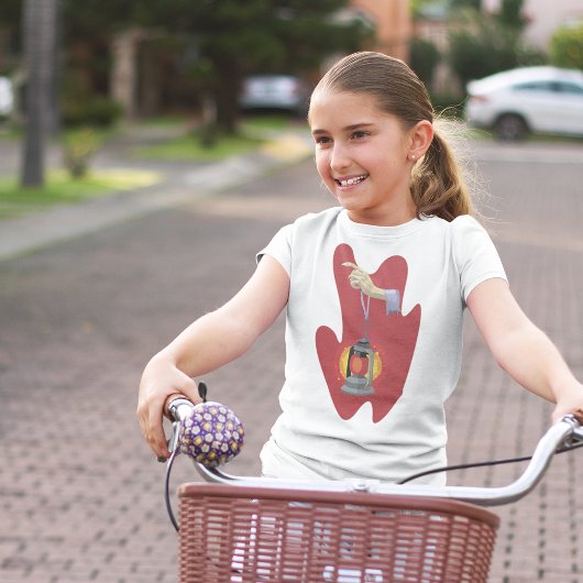 T-shirt Tenant Une Lanterne