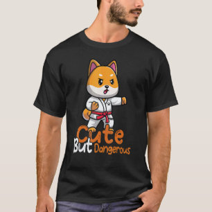 T-shirt Tenue de fille mignonne mais dangereuse en karaté