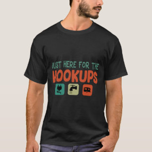 T-shirt Tenues de camping drôles Vintage Arts Juste ici po