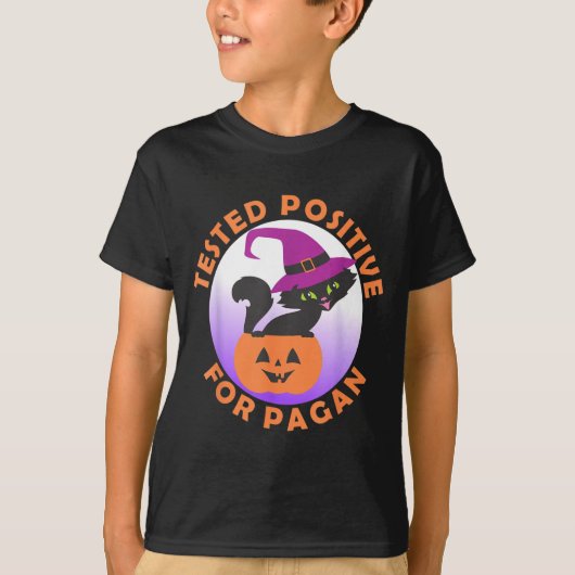 T-shirt Testé positif pour la sorcière de chat noir païen (Devant)