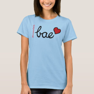 T-shirt Texte de bébé de Bae et coeur rouge avec le nom