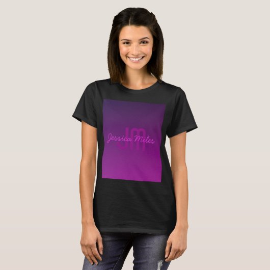 T-shirt Texte monogramme modifiable moderne & Ombre violet (Devant entier)