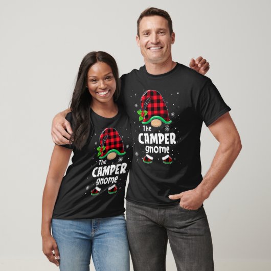 T-shirt The Camper Gnome Buffalo Plaid Christmas Matching  (Unisexe)
