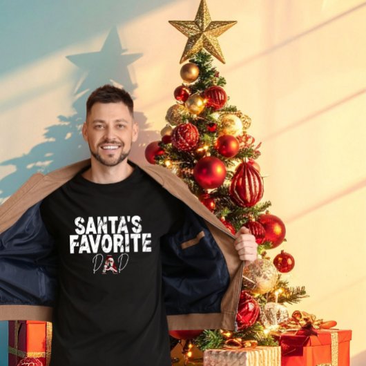 T-shirt The Perfect Gift for Dad: "Santa's Favorite Dad" 
