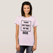 T-shirt Think Outside Of The Box  (Devant entier)
