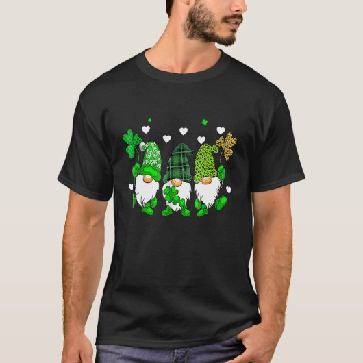 T-shirt Three Gnomes Holding Shamrock Leopard Plaid St Pat (Devant)