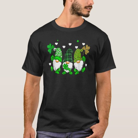 T-shirt Three Gnomes Holding Shamrock Leopard Plaid St Pat (Devant)