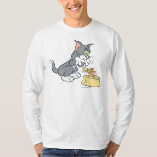 T-shirt Tom et Jerry nourrissent le chat