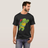 T-shirt Tortue au volant avec fusée (Devant entier)